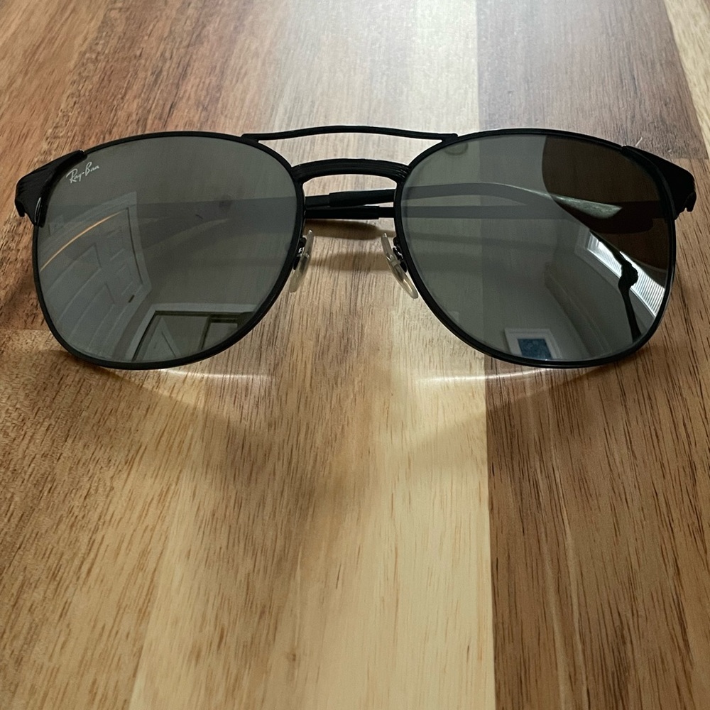 Ray-Ban Black Aviator Sunglasses
